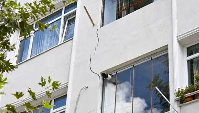 Gürültüyle uyandılar: Apartmandan "Herkes canını kurtarsın" sesiyle kaçtılar