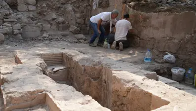 Balıkesir'deki kazılarda bin 600 yıllık vaftizhane ortaya çıkarıldı