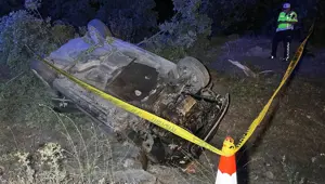 Şarampole devrilen araçta 1 kişi öldü, 2 kişi yaralandı