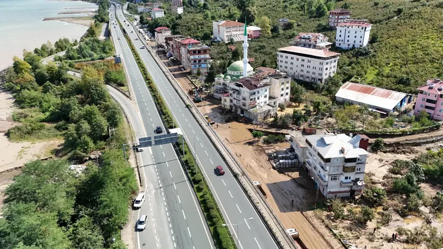 Heyelanın vurduğu Trabzon'da hasar tespit çalışmaları devam ediyor 7