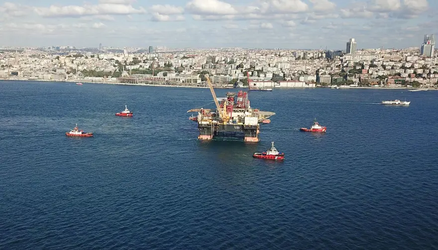 Dev petrol arama platformu İstanbul Boğazı'ndan geçti 2