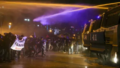 İmamoğlu protestoları sürüyor:  Kızılay ve Saraçhane'de gerginlik