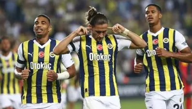 Fenerbahçe Bartuğ ve Crespo'yu gönderdi
