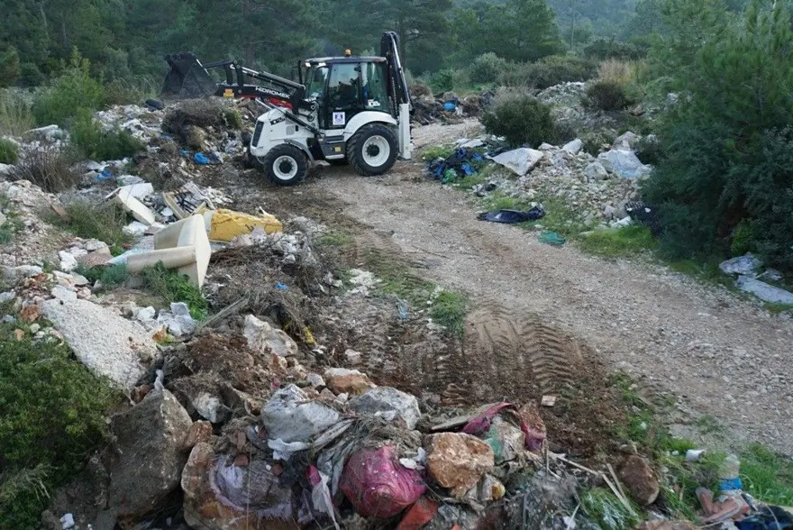 Bir günde 65 ton çöp (Bodrum ormanlarında temizlik) 