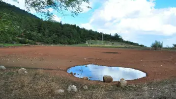 Geçen yıl tankerlerle su taşınmıştı: Bu yıl tamamen kurudu