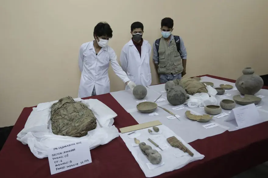 Peru'da bulunan çocuk ve yetişkin mumyaları sergide 10