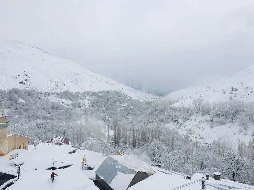 Van'da kar yolları kapattı: 83 yerleşim yerine ulaşım yok 6 Van'da kar yolları kapattı: 83 yerleşim yerine ulaşım yok 6