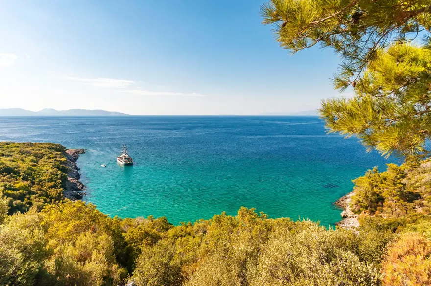 Maviyle yeşilin buluştuğu adres Dilek Yarımadası'na 6 ayda 1 milyon ziyaretçi Maviyle yeşilin buluştuğu adres Dilek Yarımadası'na 6 ayda 1 milyon ziyaretçi