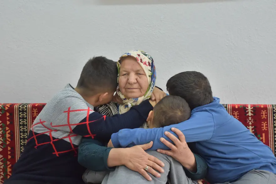 3 elti, 3 otizmli çocuğa koruyucu aile oldu 3