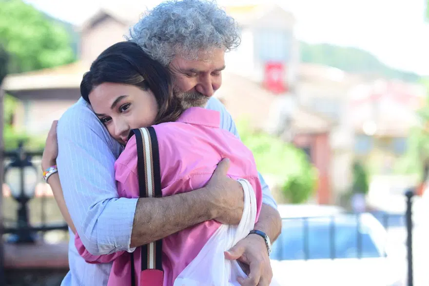 Kazara Aşk en çok izlenen dizi oldu 4 Kazara Aşk en çok izlenen dizi oldu 4
