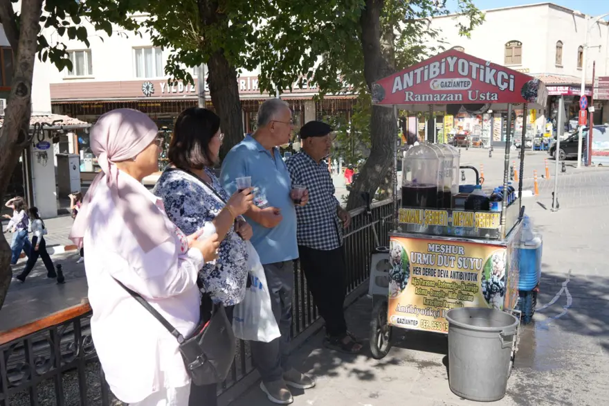 "AĞIZ YARALARINA, İLTİHABA İYİ GELİR" 3 "AĞIZ YARALARINA, İLTİHABA İYİ GELİR" 3