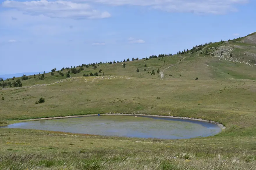 Ilgaz Dağları'nın 2 bin 300 metre rakımında bulunuyor! Doğal güzelliğiyle hayran bırakıyor 4 Ilgaz Dağları'nın 2 bin 300 metre rakımında bulunuyor! Doğal güzelliğiyle hayran bırakıyor 4