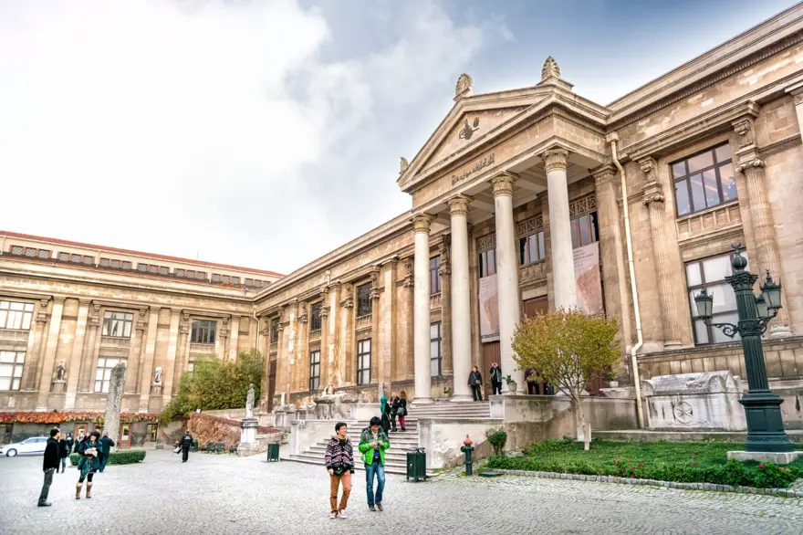 32- İSTANBUL ARKEOLOJİ MÜZESİ 32