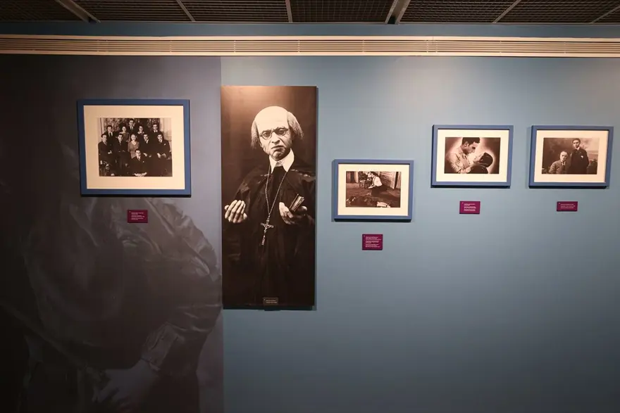 Kulis: Bir Tiyatro Belleği, Hagop Ayvaz sergisi açıldı 6