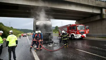 Anadolu Otoyolu'nda TIR yangını