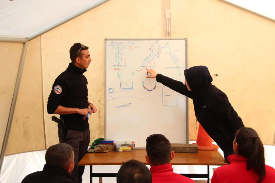 Yunusların zorlu eğitimi 10