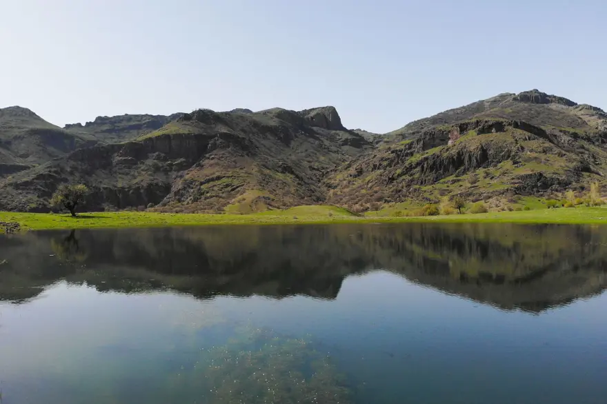 Sülüklü Göl'de ilkbahar renkleri 8