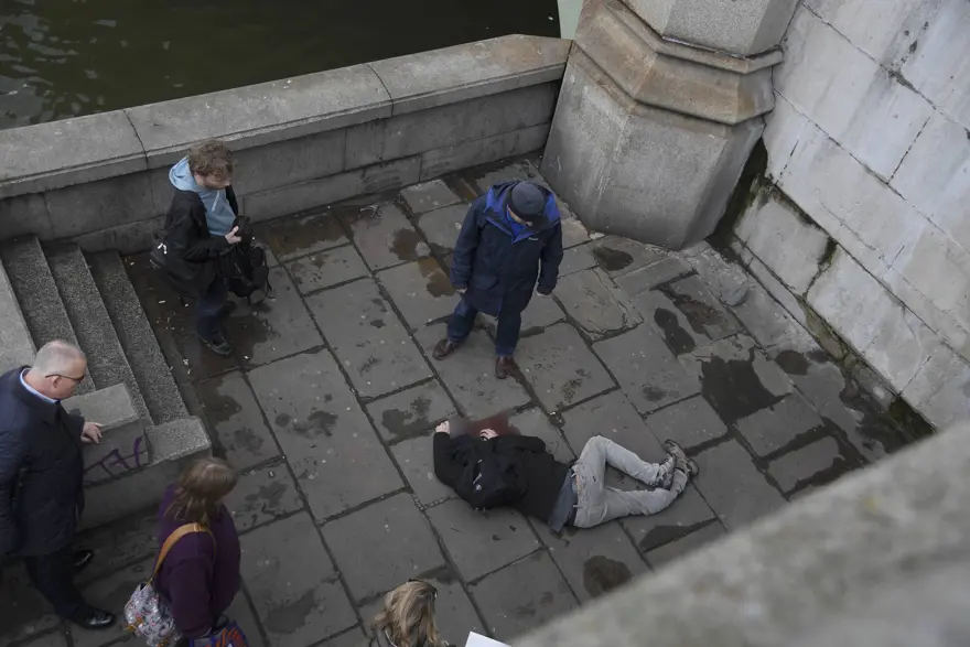 Londra'da silah sesleri (Olay yerinden ilk kareler) 11