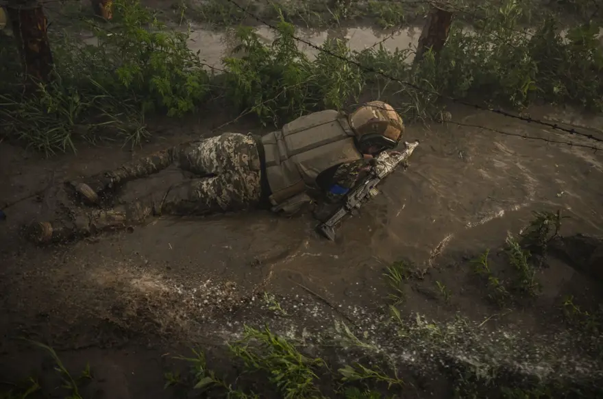 Ukraynalı kadınlar cephede görev almak için hazırlık yapıyor 30 Ukraynalı kadınlar cephede görev almak için hazırlık yapıyor 30