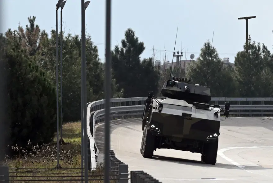 Yerli motorlu 8x8 Arma II görücüye çıktı 1