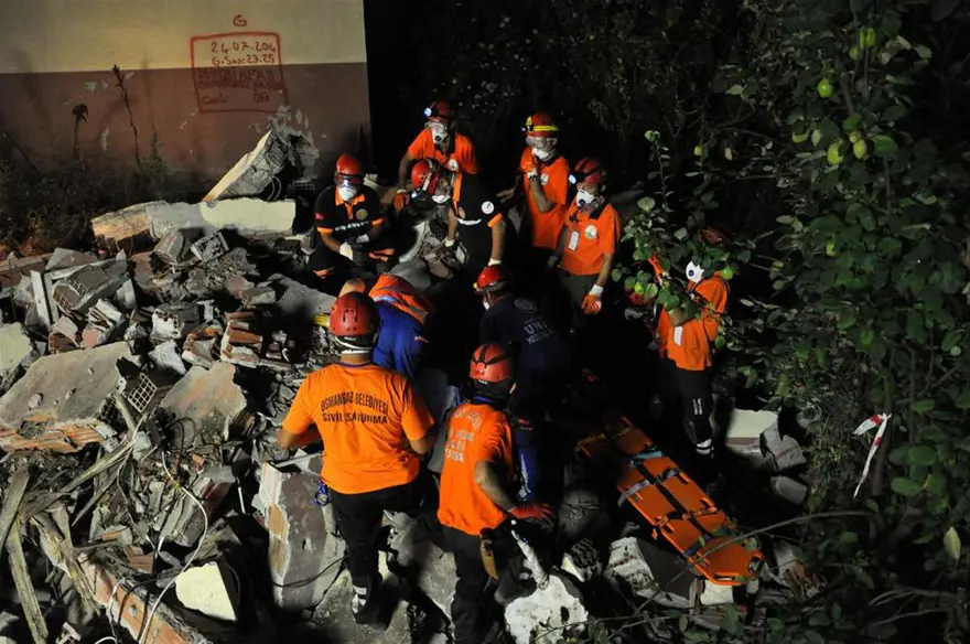 Gerçeği aratmayan deprem tatbikatı 16