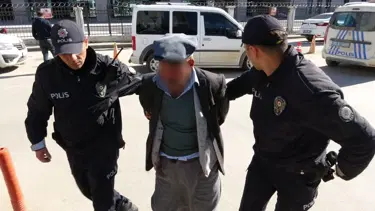 72 yaşındaki adam eşini bıçaklayarak öldürdü