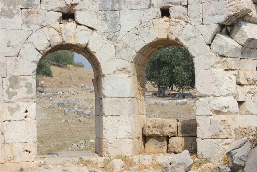 Çukurova'nın Efes'i Kastabala Antik Kenti adım adım gün yüzüne çıkıyor 1 Çukurova'nın Efes'i Kastabala Antik Kenti adım adım gün yüzüne çıkıyor 1