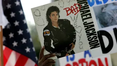 Ölümünden 15 yıl sonra ortaya çıktı: Michael Jackson'a ait yayınlanmamış kasetler depoda bulundu