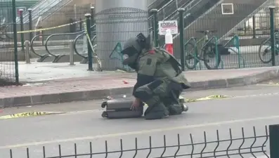 Tren istasyonunda şüpheli çanta paniği: Fünye ile patlatıldı