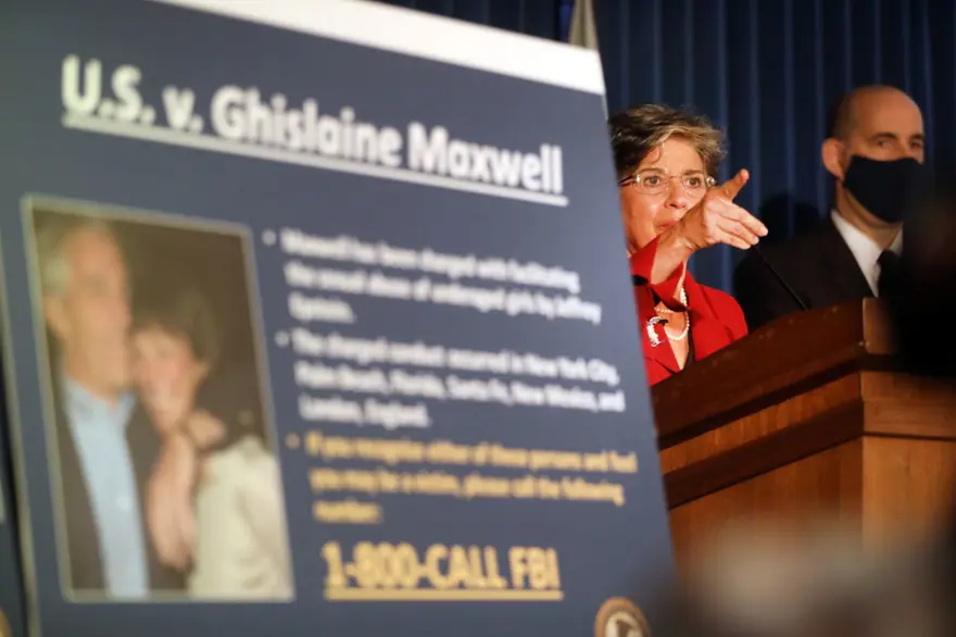 Jeffrey Epstein'in eski kız arkadaşı Ghislaine Maxwell'i yakalamak için 5 milyon dolar 2