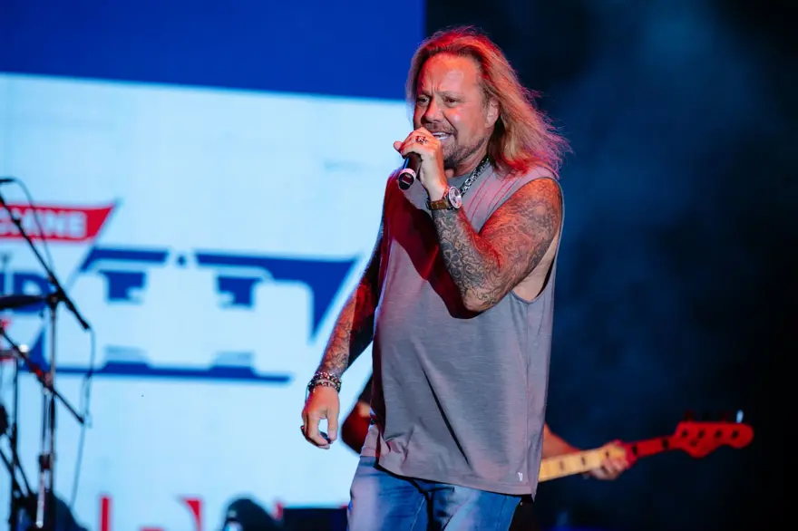 Mötley Crüe'nun solisti Vince Neil uykusunda felç geçirdiğini açıkladı 3