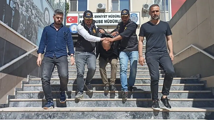 İYİ ARKADAŞLARMIŞ 6 İYİ ARKADAŞLARMIŞ 6