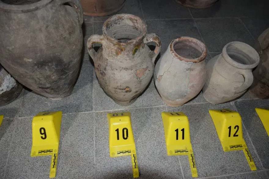 Amasya'da Roma ve Osmanlı dönemine ait 26 küp ele geçirildi 9 Amasya'da Roma ve Osmanlı dönemine ait 26 küp ele geçirildi 9
