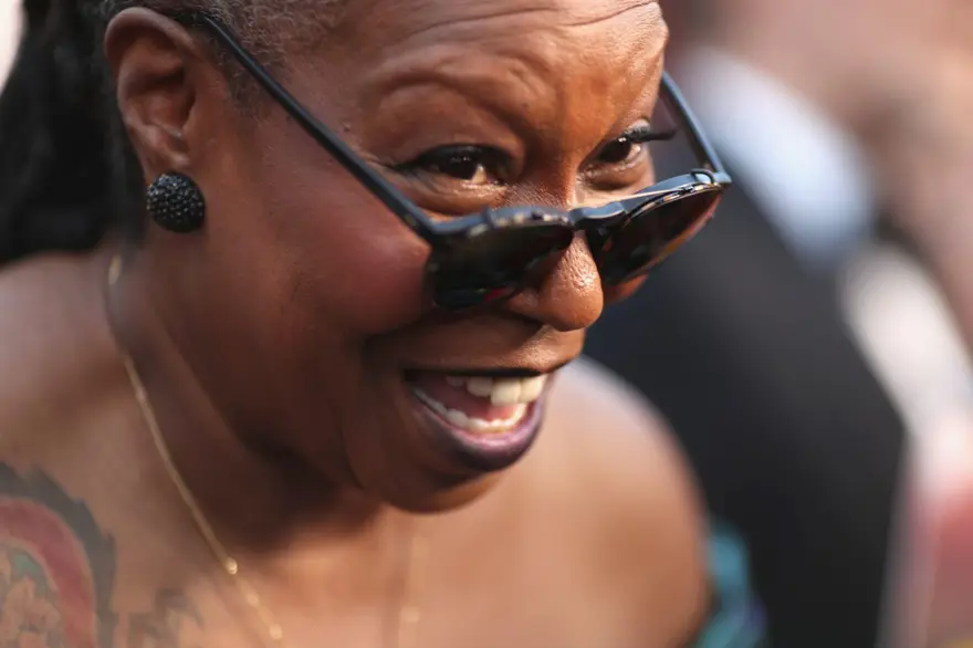 Whoopi Goldberg sunucusuz kalan Oscar’a talip 5