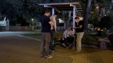 Kısmı görme kaybı olan adamın elinden telefonunu çaldılar