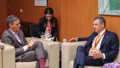 Özgür Özel, İspanya Başbakanı Sanchez ile görüştü