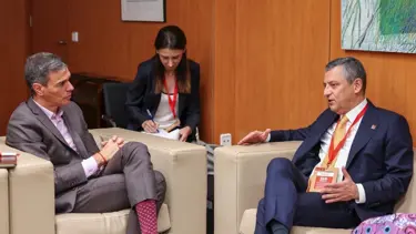 Özgür Özel, İspanya Başbakanı Sanchez ile görüştü