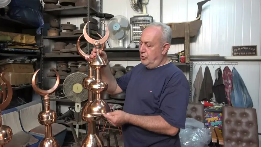 Türkiye’nin son 5 alemcisinden biri 120 yıllık aile mesleğini devam ettiriyor 1 Türkiye’nin son 5 alemcisinden biri 120 yıllık aile mesleğini devam ettiriyor 1