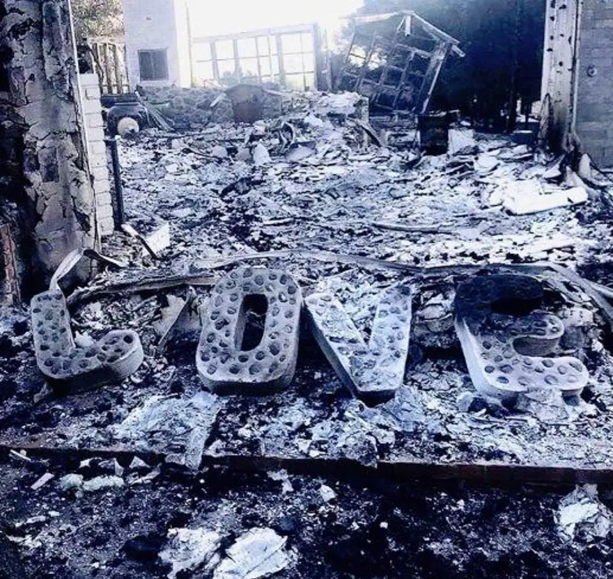HOLLYWOOD'UN ÜNLÜ ÇİFTİNİN EVİNDEN KALAN SON FOTOĞRAF 8