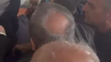 Darbedilen sandık görevlisi rahatsızlanıp hastaneye kaldırıldı