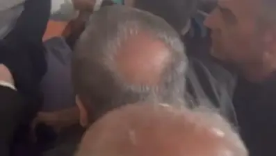 Darbedilen sandık görevlisi rahatsızlanıp hastaneye kaldırıldı