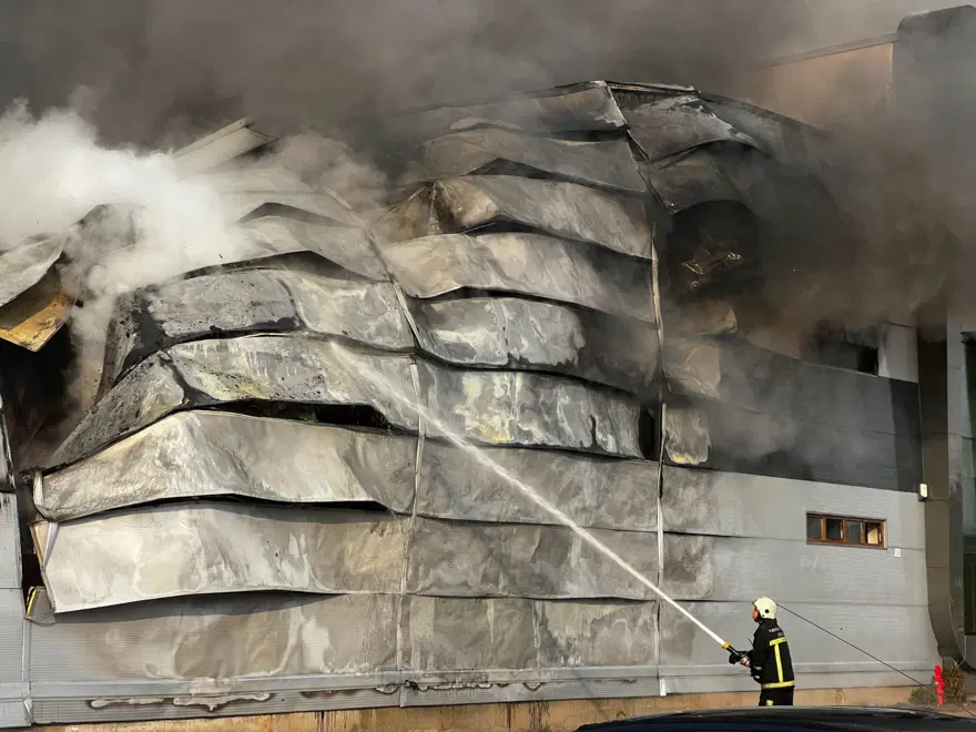 Kayseri'de mobilya fabrikasında yangın: 3 can kaybı 1