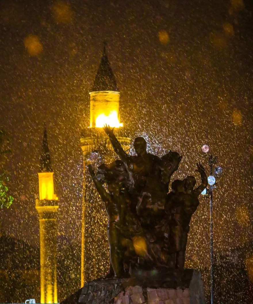 Antalya’ya 29 yıl sonra kar yağdı 6 Antalya’ya 29 yıl sonra kar yağdı 6