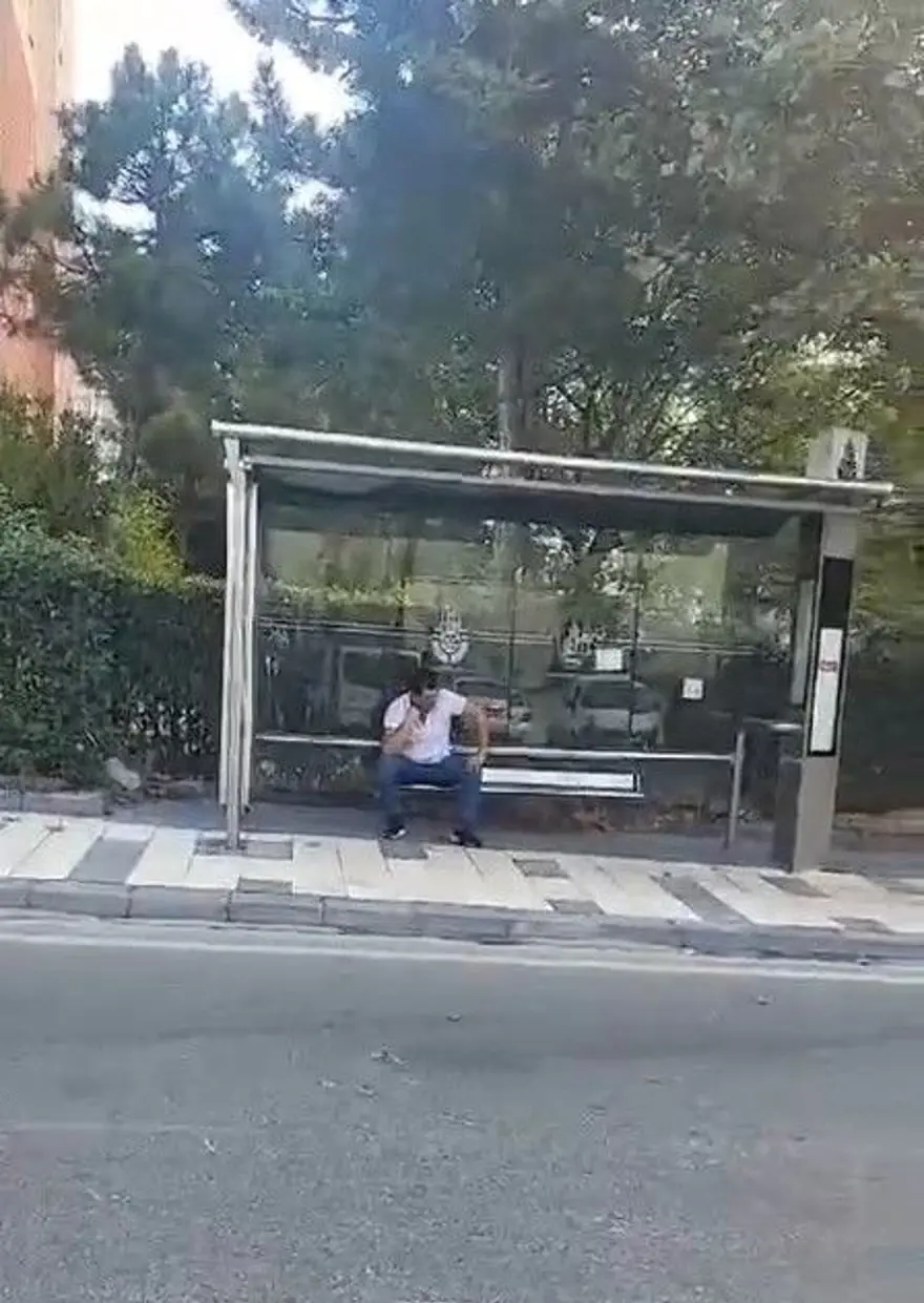 Beylikdüzü D-100 karayolunda hareketli dakikalar (Polis şüpheliyi ayağından vurdu) 1