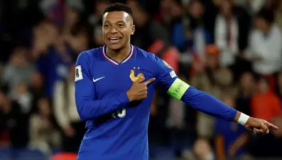 Mbappe efsaneleri geride bıraktı