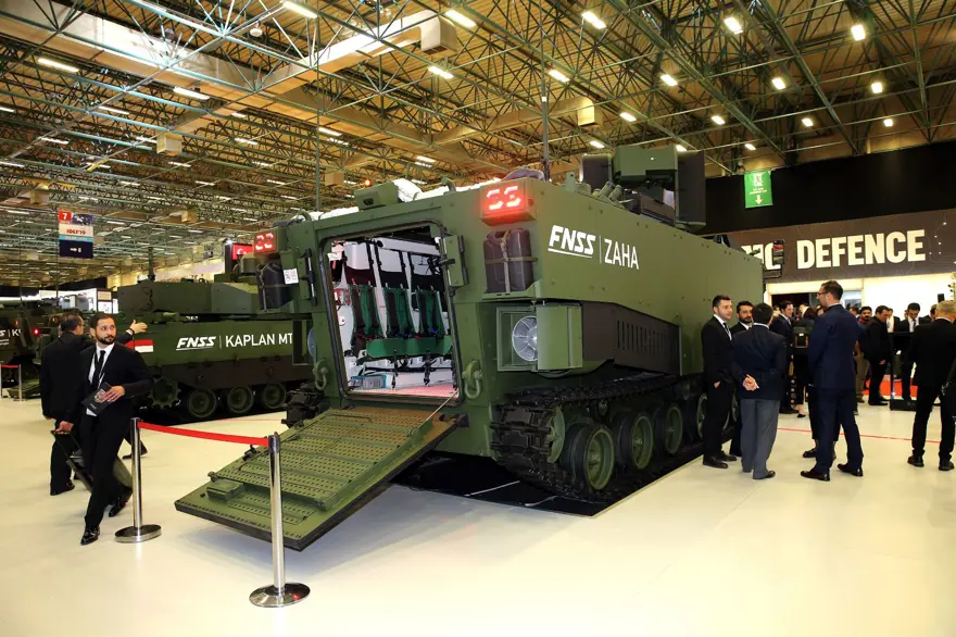 ZAHA İLK ÇIKARMASINI IDEF'TE YAPTI 160