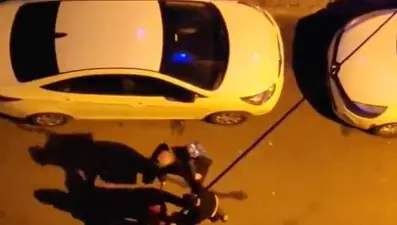 Sokak ortasında kadına şiddet (Çocuğunun gözü önünde dövüldü)