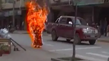 Çin'i protesto eden rahip kendini yaktı