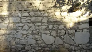 Yıllar sonra ortaya çıktı: Bu evin temel taşları 1800 yıllık mektup