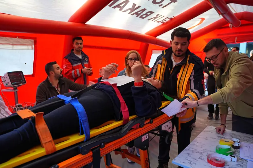 İstanbul'da deprem tatbikatı: Seviye 4 alarmı verildi 8